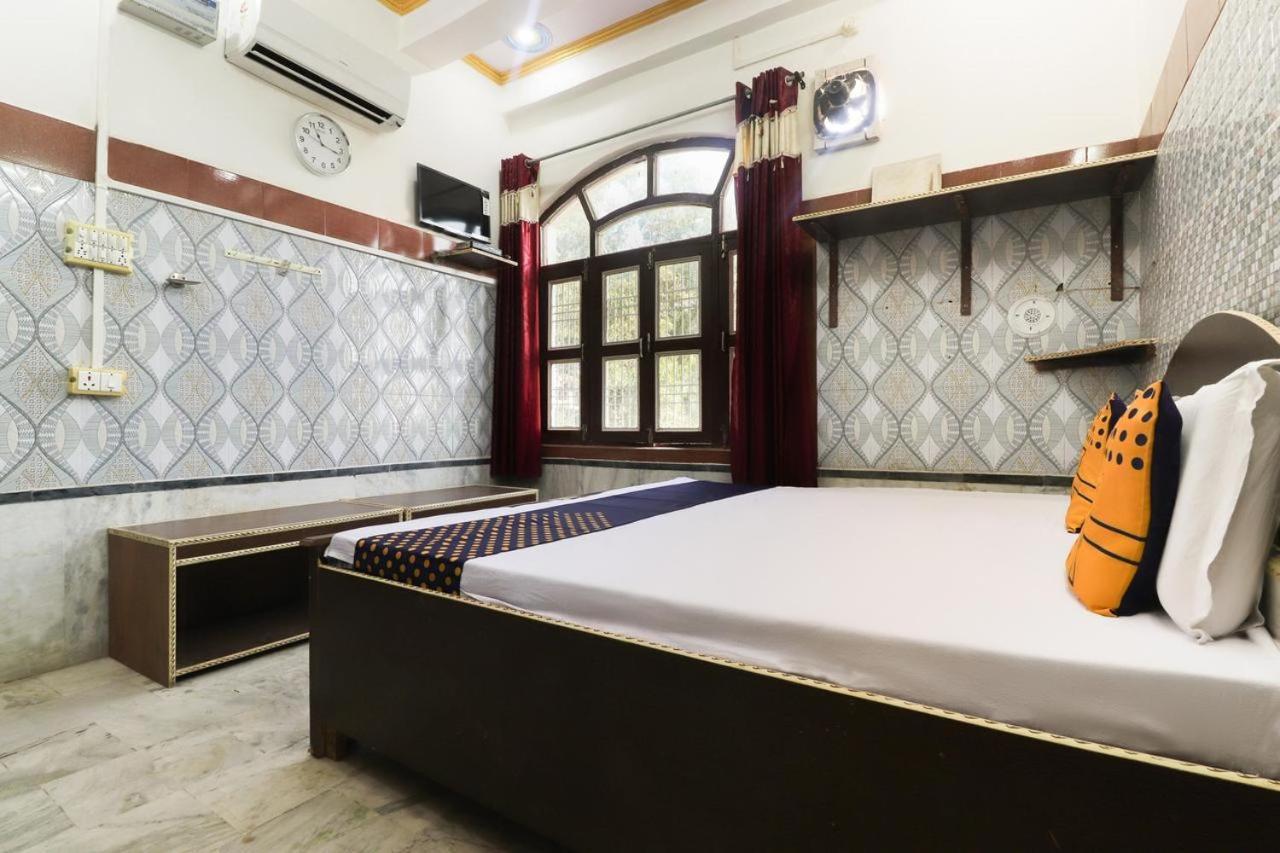 Oyo Om Sai Guest House Mainpuri Exterior foto