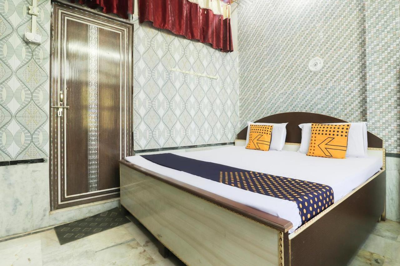 Oyo Om Sai Guest House Mainpuri Exterior foto