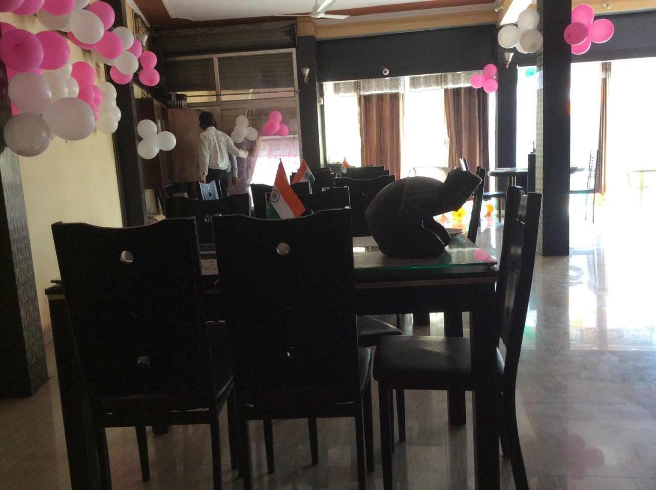 Oyo Om Sai Guest House Mainpuri Exterior foto